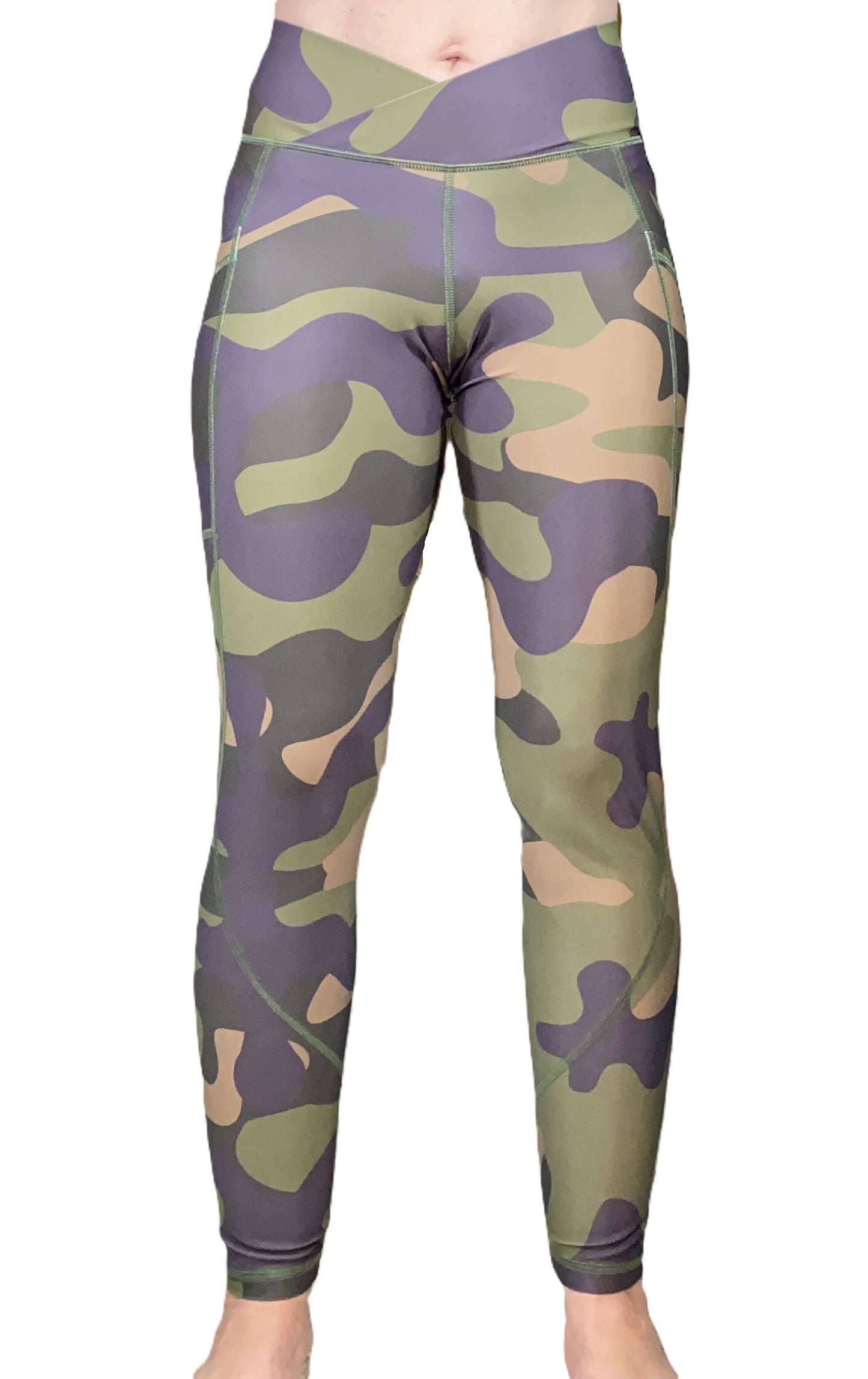 Ladies Camo Leggings w/ Pockets image 3